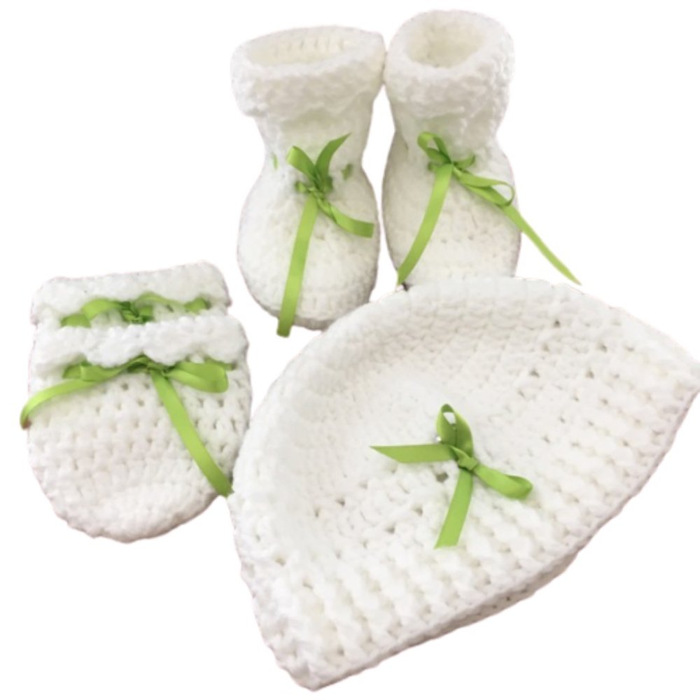 Baby  White Crochet Set - Infant Hat Booties Mitte